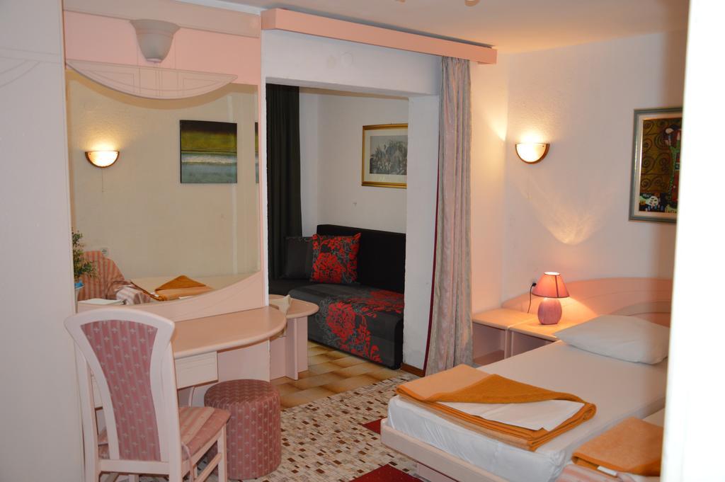 Hous Mira Apartment Porec Room photo
