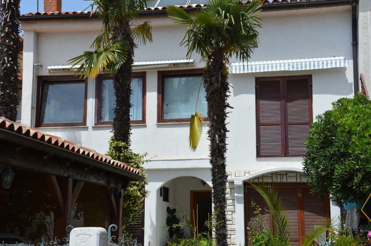 Hous Mira Apartment Porec Exterior photo